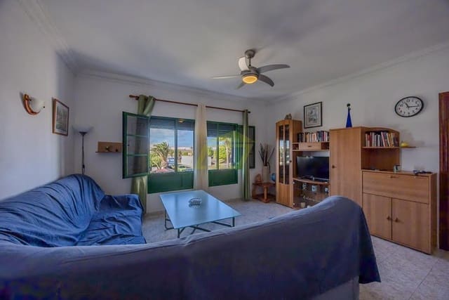 Apartamento de 3 habitaciones en Playa Blanca, Yaiza en venta - 258.000 € (Ref: 9581474)