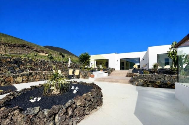 3 Zimmer Villa zu verkaufen in Haría - 690.000 € (Ref: 9585315)