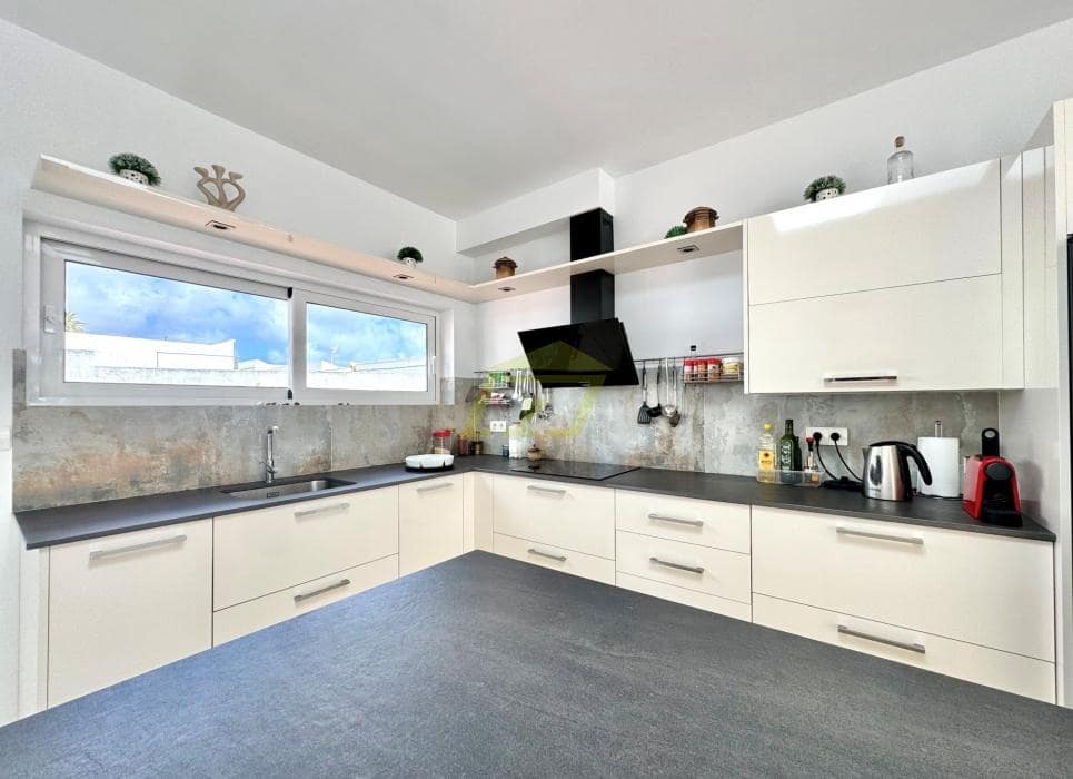 3 bedroom Villa for sale in Haria - € 690,000 (Ref: 9585315)