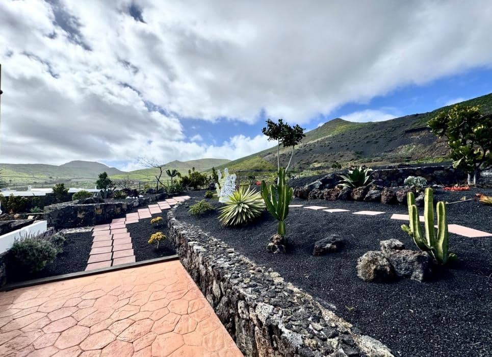 3 bedroom Villa for sale in Haria - € 690,000 (Ref: 9585315)