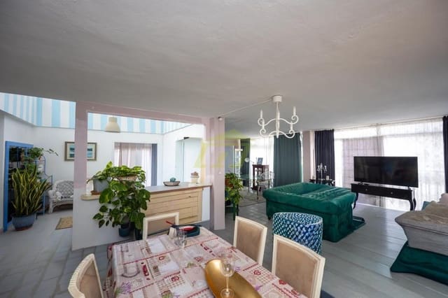 Local Comercial de 4 habitaciones en Costa Teguise, Teguise en venta con piscina - 450.000 € (Ref: 9594576)