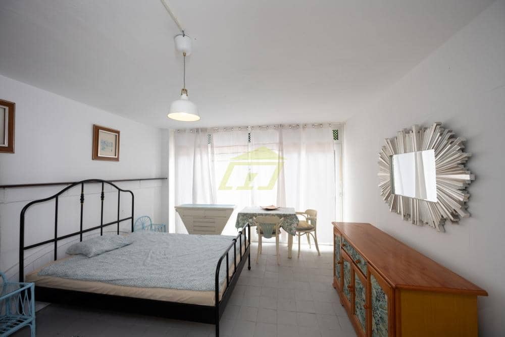 Local Comercial de 4 habitaciones en Costa Teguise en venta con piscina - 450.000 € (Ref: 9594576)