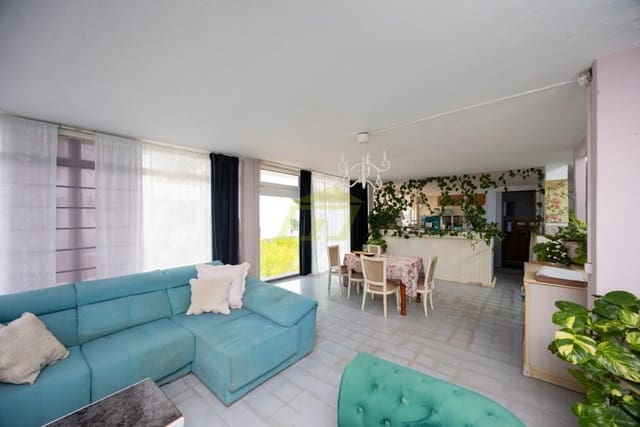 Local Comercial de 4 habitaciones en Costa Teguise, Teguise en venta con piscina - 450.000 € (Ref: 9594576)