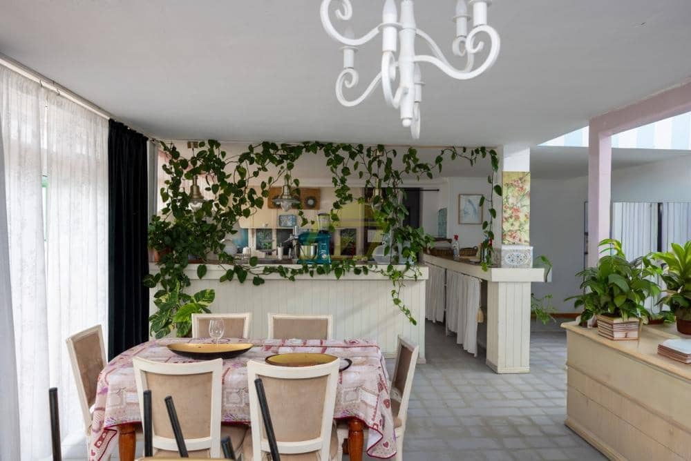 Local Comercial de 4 habitaciones en Costa Teguise en venta con piscina - 450.000 € (Ref: 9594576)