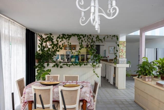 Local Comercial de 4 habitaciones en Costa Teguise, Teguise en venta con piscina - 450.000 € (Ref: 9594576)