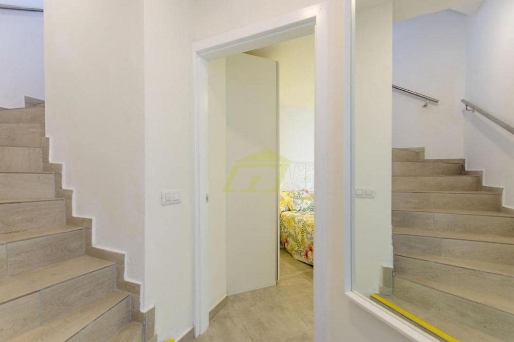 7 sypialnia Willa na sprzedaż w Playa Blanca z basenem - 850 000 € (Ref: 9604548)