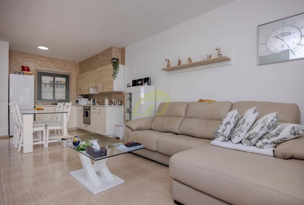 2 bedroom Villa for sale in Playa Blanca - € 279,000 (Ref: 9604549)