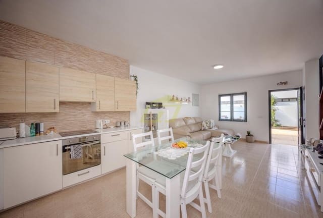 2 soverom Villa til salgs i Playa Blanca, Yaiza - € 279 000 (Ref: 9604549)