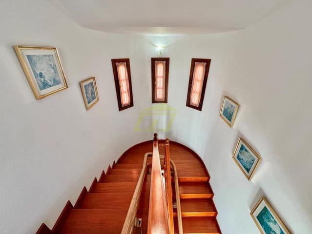 5 soveværelse Villa til salg i Costa Teguise, Teguise med swimmingpool - € 950.000 (Ref: 9604550)