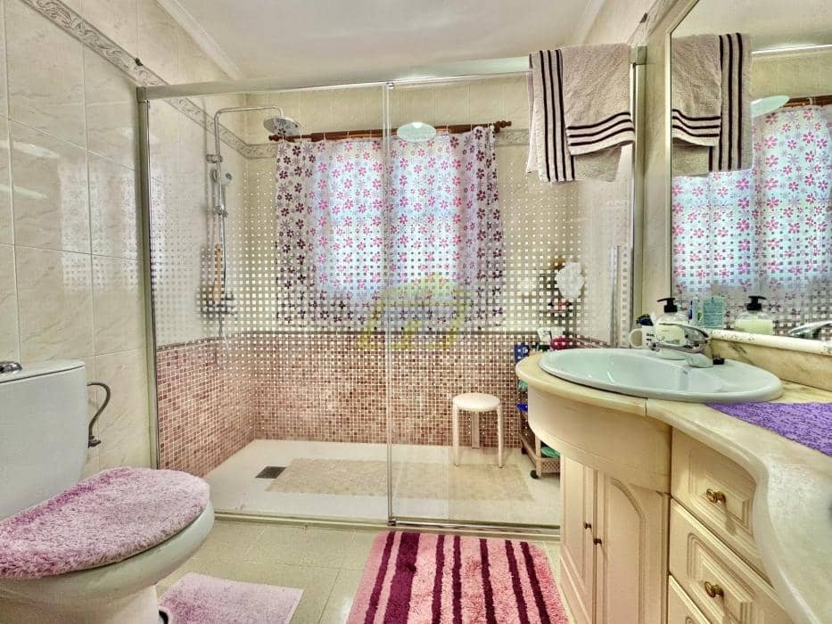 5 soveværelse Villa til salg i Costa Teguise med swimmingpool - € 950.000 (Ref: 9604550)