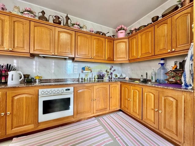 5 soveværelse Villa til salg i Costa Teguise, Teguise med swimmingpool - € 950.000 (Ref: 9604550)