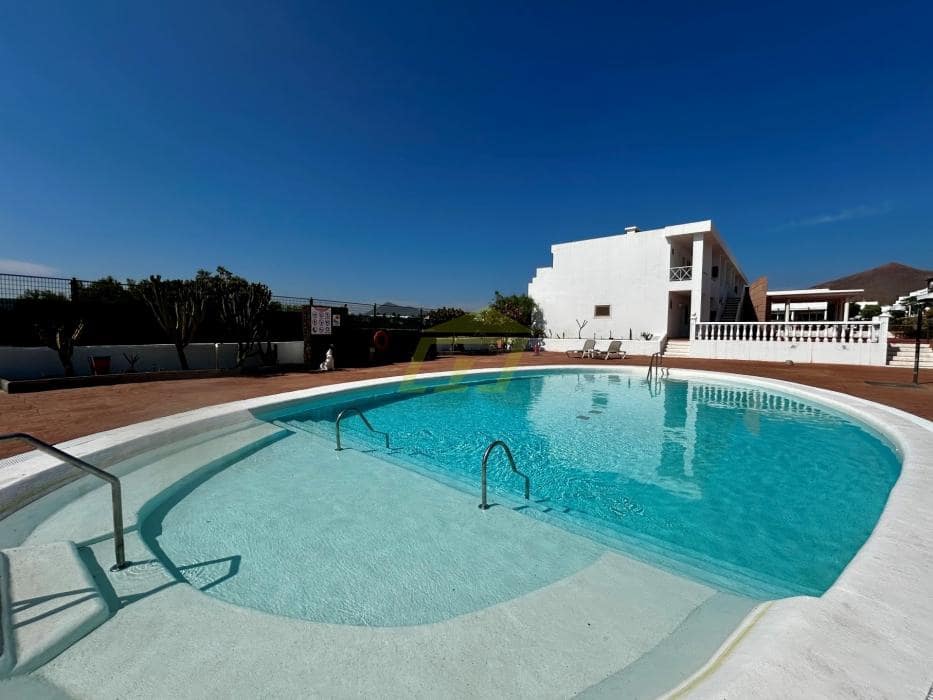 1 quarto Apartamento para venda em Costa Teguise com piscina - 189 500 € (Ref: 9610763)