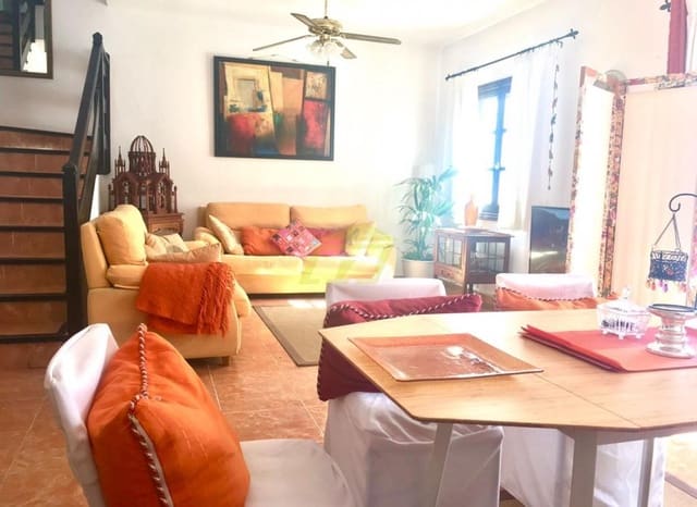 3 bedroom Villa for sale in Costa Teguise, Teguise - € 375,000 (Ref: 9618875)