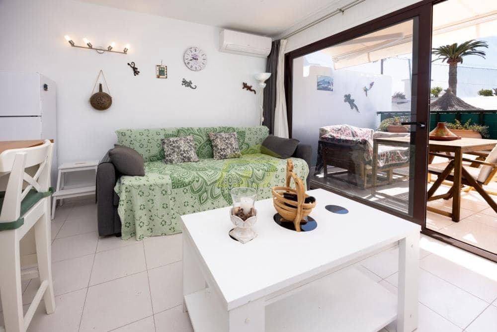 1 sovrum Lägenhet till salu i Puerto del Carmen med pool - 199 000 € (Ref: 9618876)