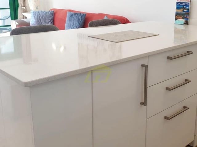 1 quarto Apartamento para venda em Puerto del Carmen, Tías com piscina - 235 000 € (Ref: 9627138)