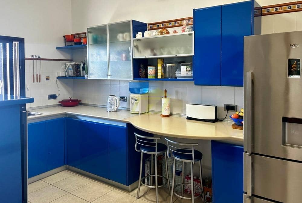 4 slaapkamer Villa te koop in Playa Blanca met zwembad - € 735.000 (Ref: 9627139)