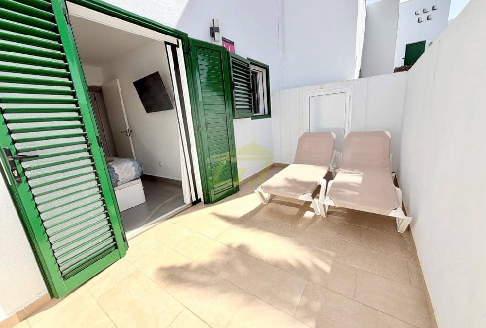 Apartamento de 2 habitaciones en Playa Blanca en venta - 340.000 € (Ref: 9627140)