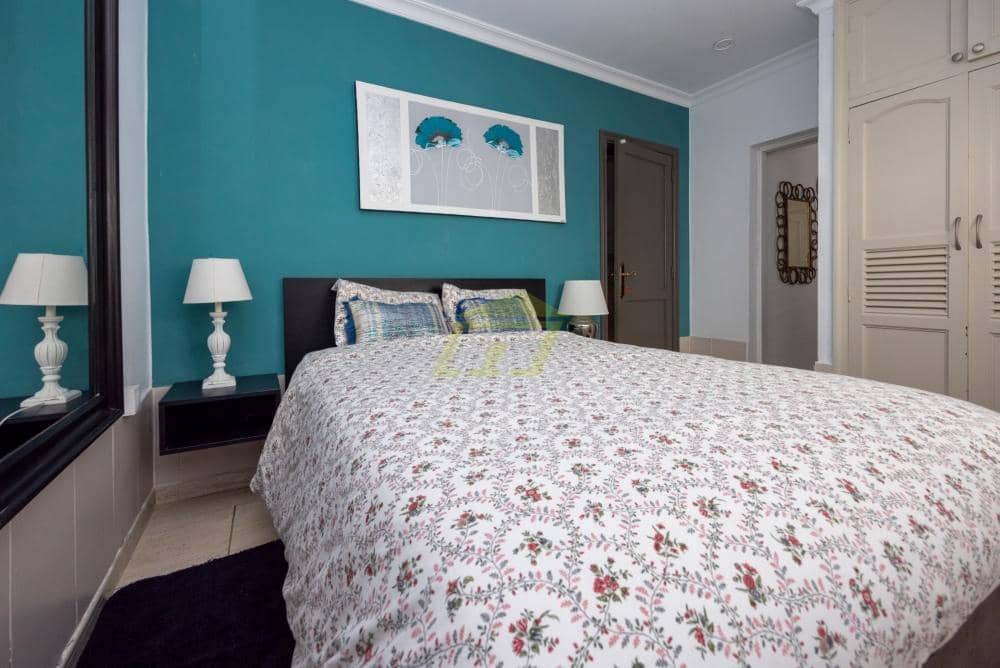 4 soveværelse Villa til salg i Puerto del Carmen med swimmingpool - € 680.000 (Ref: 9627141)