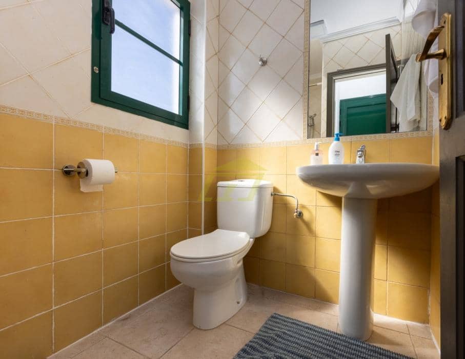 4 soveværelse Villa til salg i Puerto del Carmen med swimmingpool - € 680.000 (Ref: 9627141)