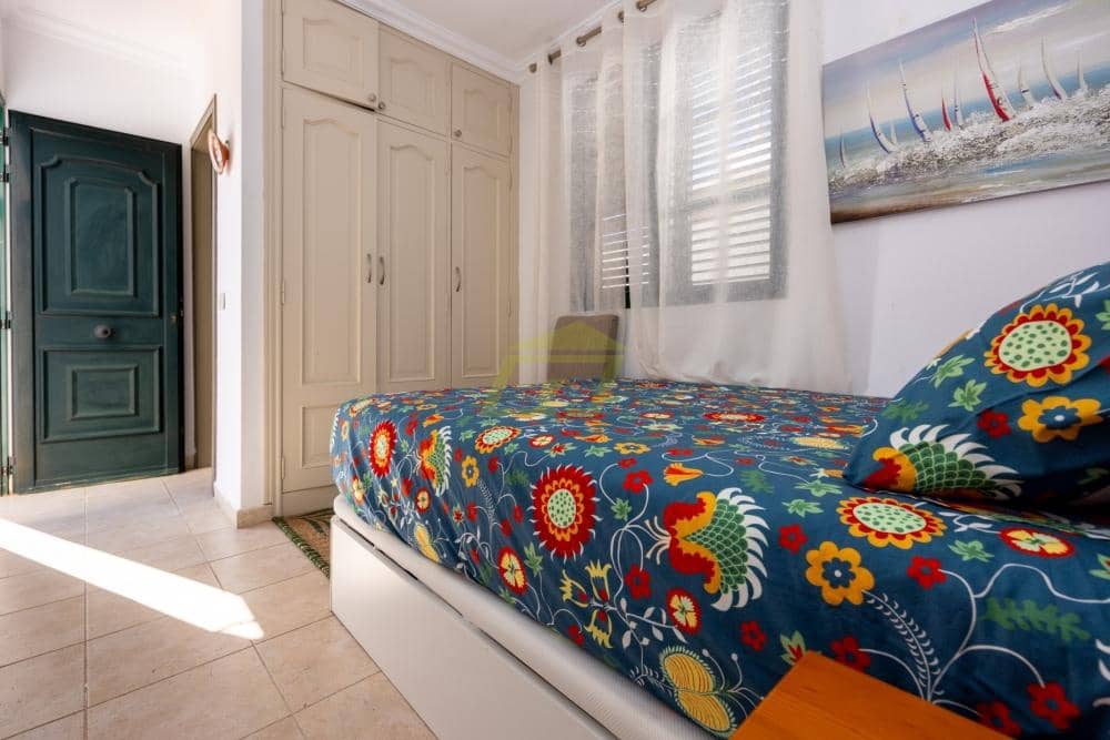 4 soveværelse Villa til salg i Puerto del Carmen med swimmingpool - € 680.000 (Ref: 9627141)