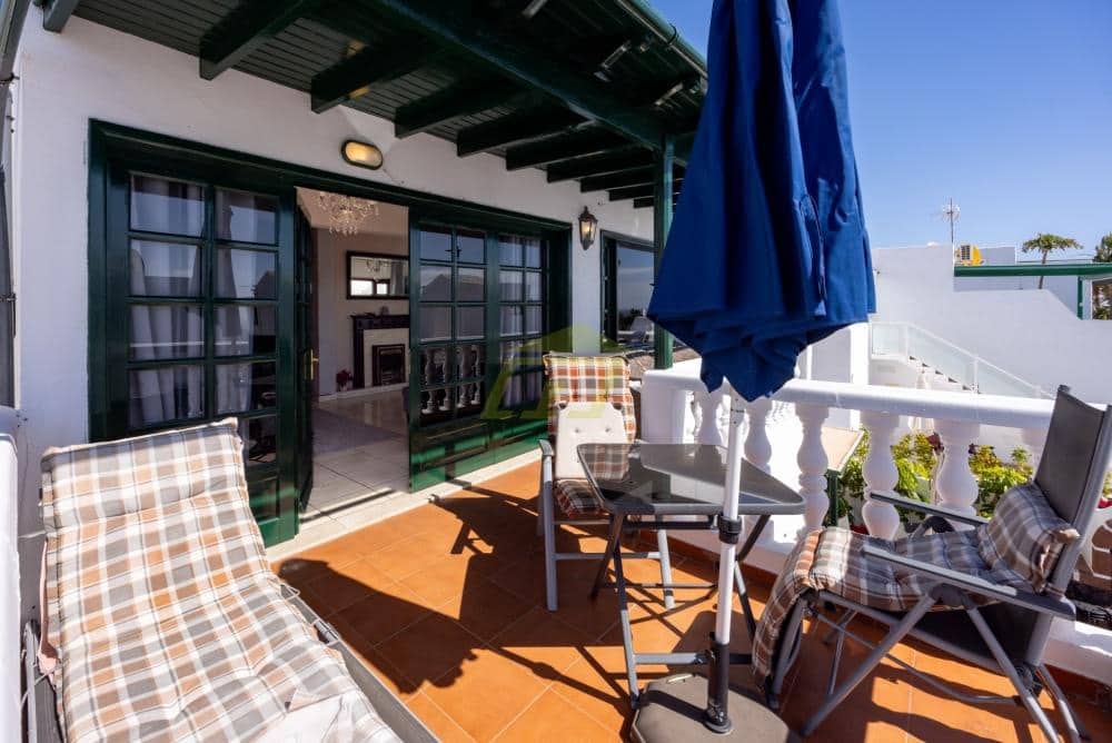 4 soveværelse Villa til salg i Puerto del Carmen med swimmingpool - € 680.000 (Ref: 9627141)