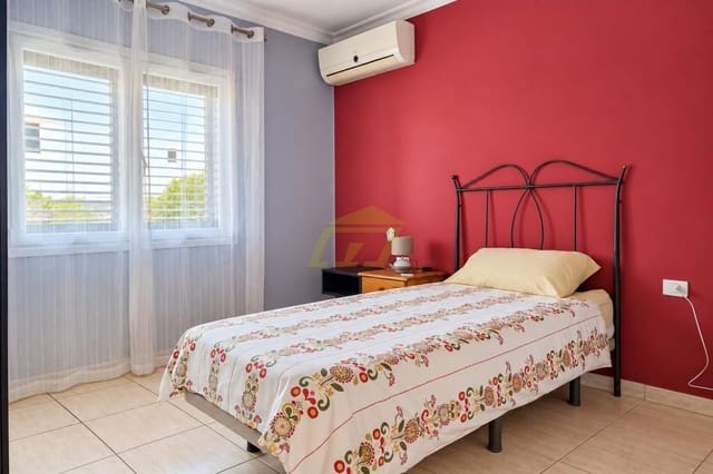 4 makuuhuone Huvila myytävänä paikassa Puerto del Carmen, Tías mukana uima-altaan - 565 000 € (Ref: 9627141)