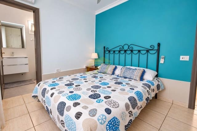 4 makuuhuone Huvila myytävänä paikassa Puerto del Carmen, Tías mukana uima-altaan - 565 000 € (Ref: 9627141)