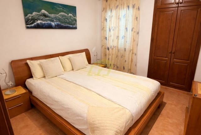 Chalet de 3 habitaciones en Playa Blanca, Yaiza en venta con piscina - 535.000 € (Ref: 9629540)