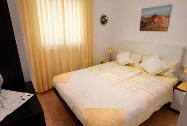 Chalet de 3 habitaciones en Playa Blanca, Yaiza en venta con piscina - 535.000 € (Ref: 9629540)