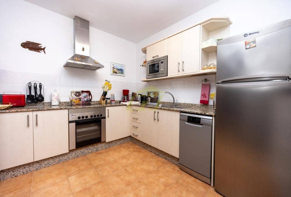 3 bedroom Villa for sale in Playa Blanca with pool - € 535,000 (Ref: 9629540)