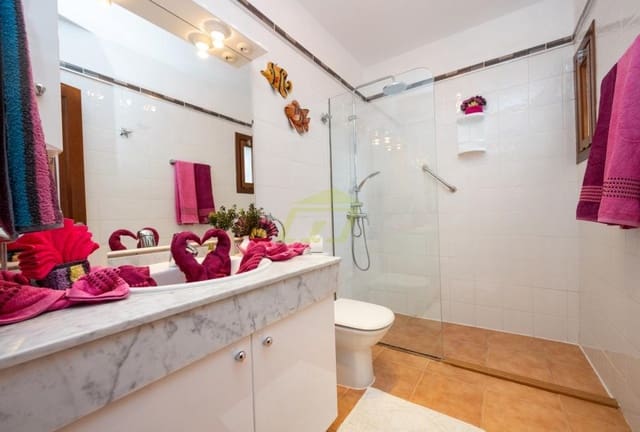 3 soverom Villa til salgs i Playa Blanca, Yaiza med svømmebasseng - € 535 000 (Ref: 9629540)