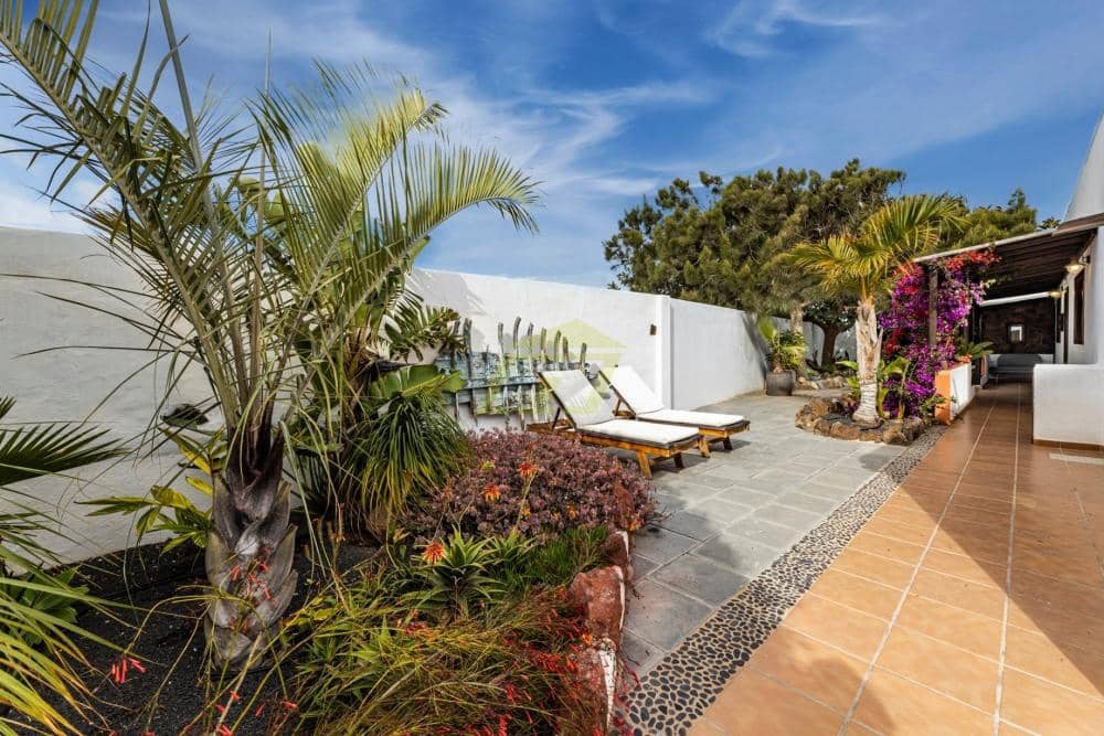 4 bedroom Villa for sale in Guatiza - € 675,000 (Ref: 9629541)