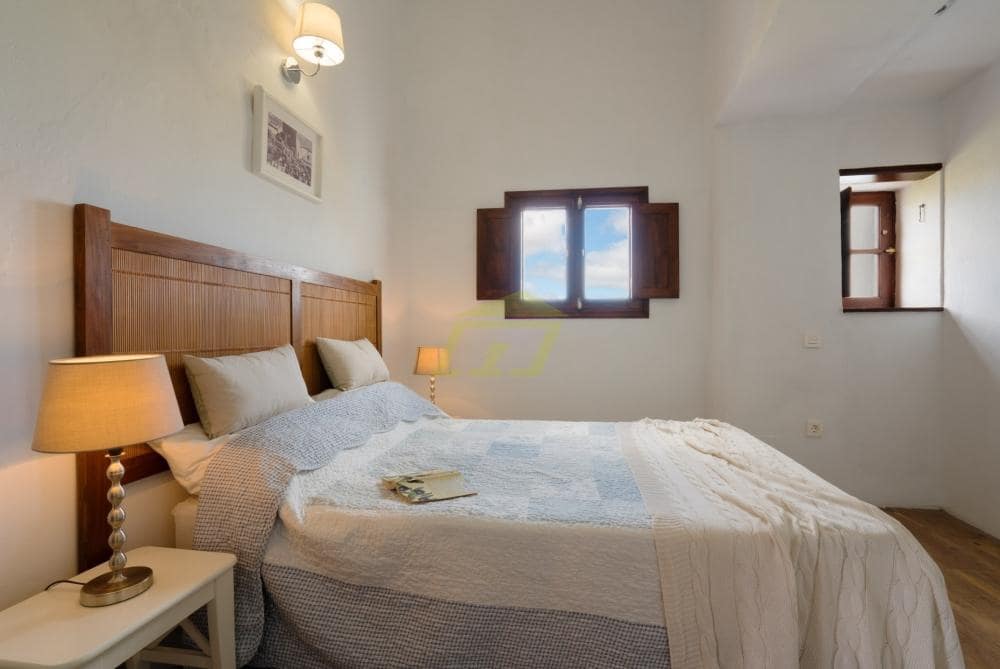 Chalet de 4 habitaciones en Guatiza en venta - 675.000 € (Ref: 9629541)