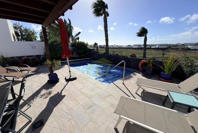 3 sovrum Villa till salu i Playa Blanca, Yaiza med pool - 475 000 € (Ref: 9629542)