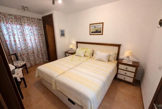 3 sovrum Villa till salu i Playa Blanca, Yaiza med pool - 475 000 € (Ref: 9629542)