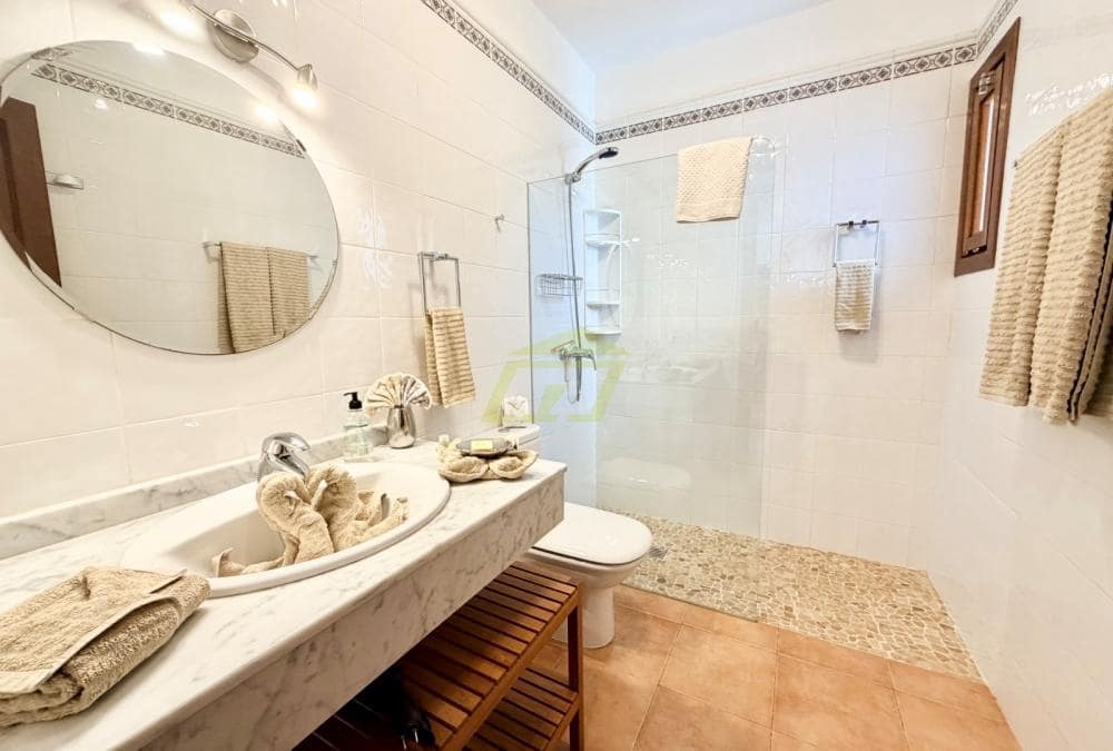 3 soveværelse Villa til salg i Playa Blanca med swimmingpool - € 475.000 (Ref: 9629542)