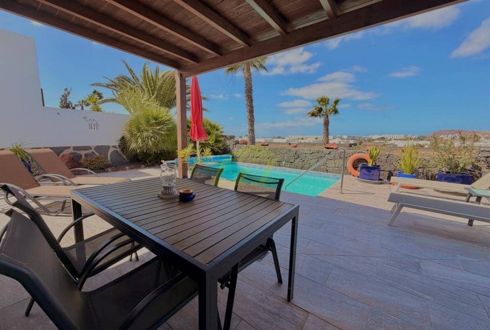 3 soveværelse Villa til salg i Playa Blanca med swimmingpool - € 475.000 (Ref: 9629542)