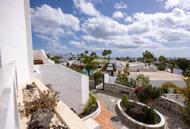 1 bedroom Apartment for sale in Puerto del Carmen, Tías with pool - € 225,000 (Ref: 9633728)