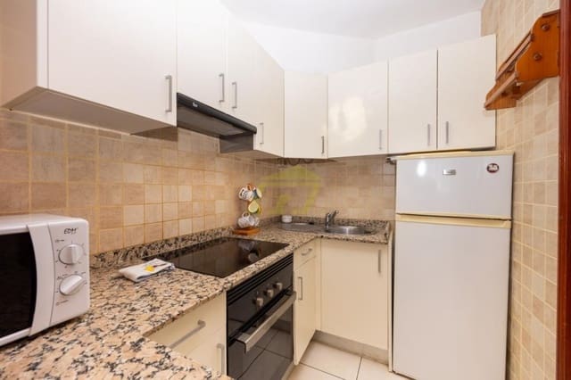 2 soveværelse Lejlighed til salg i Puerto del Carmen, Tías med swimmingpool - € 315.000 (Ref: 9633729)