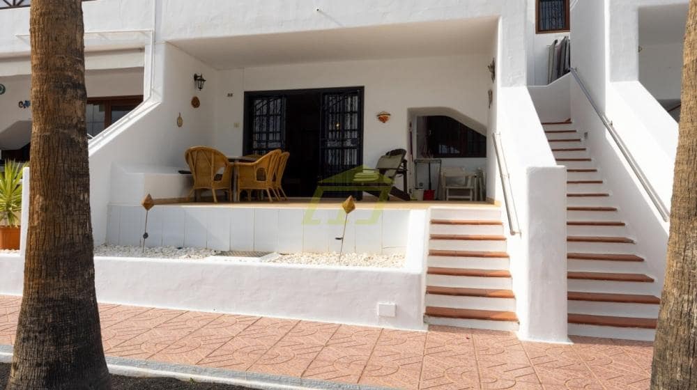 2 bedroom Apartment for sale in Puerto del Carmen with pool - € 315,000 (Ref: 9633729)
