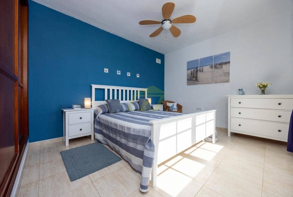 3 sovrum Villa till salu i Playa Blanca med pool - 369 000 € (Ref: 9633731)