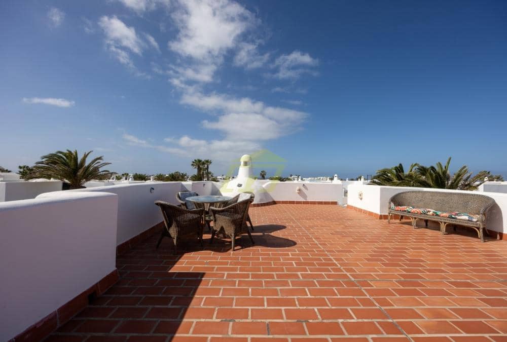 3 sovrum Villa till salu i Playa Blanca med pool - 369 000 € (Ref: 9633731)