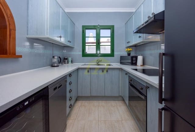 3 sovrum Villa till salu i Playa Blanca, Yaiza med pool - 369 000 € (Ref: 9633731)