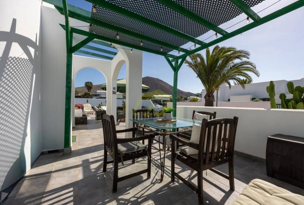 3 sovrum Villa till salu i Playa Blanca med pool - 369 000 € (Ref: 9633731)