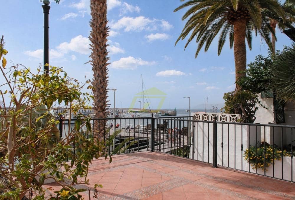 3 chambre Villa/Maison à vendre à Puerto del Carmen - 950 000 € (Ref: 9633732)