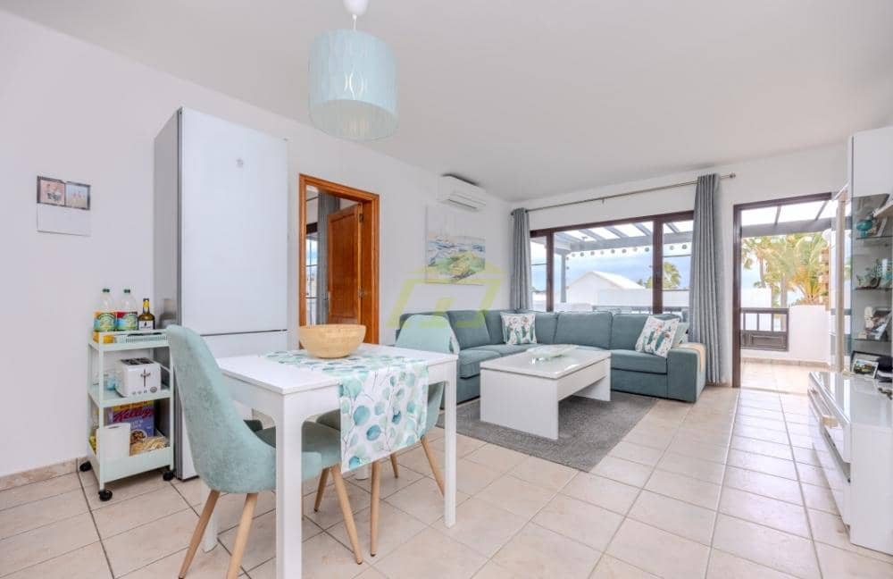 2 slaapkamer Appartement te koop in Costa Teguise met zwembad - € 380.000 (Ref: 9633733)