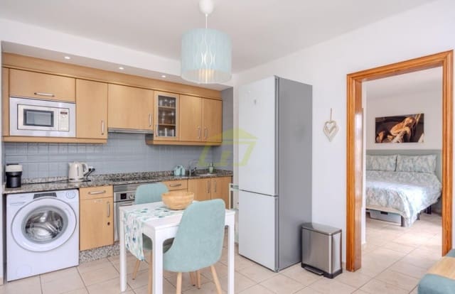 2 slaapkamer Appartement te koop in Costa Teguise, Teguise met zwembad - € 380.000 (Ref: 9633733)