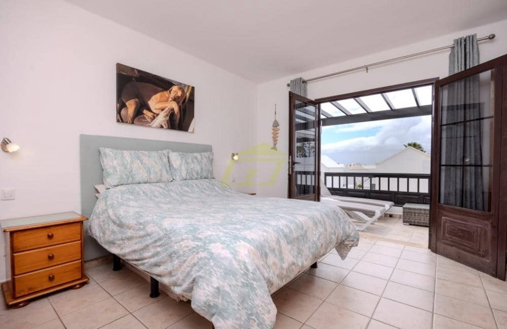 2 slaapkamer Appartement te koop in Costa Teguise met zwembad - € 380.000 (Ref: 9633733)