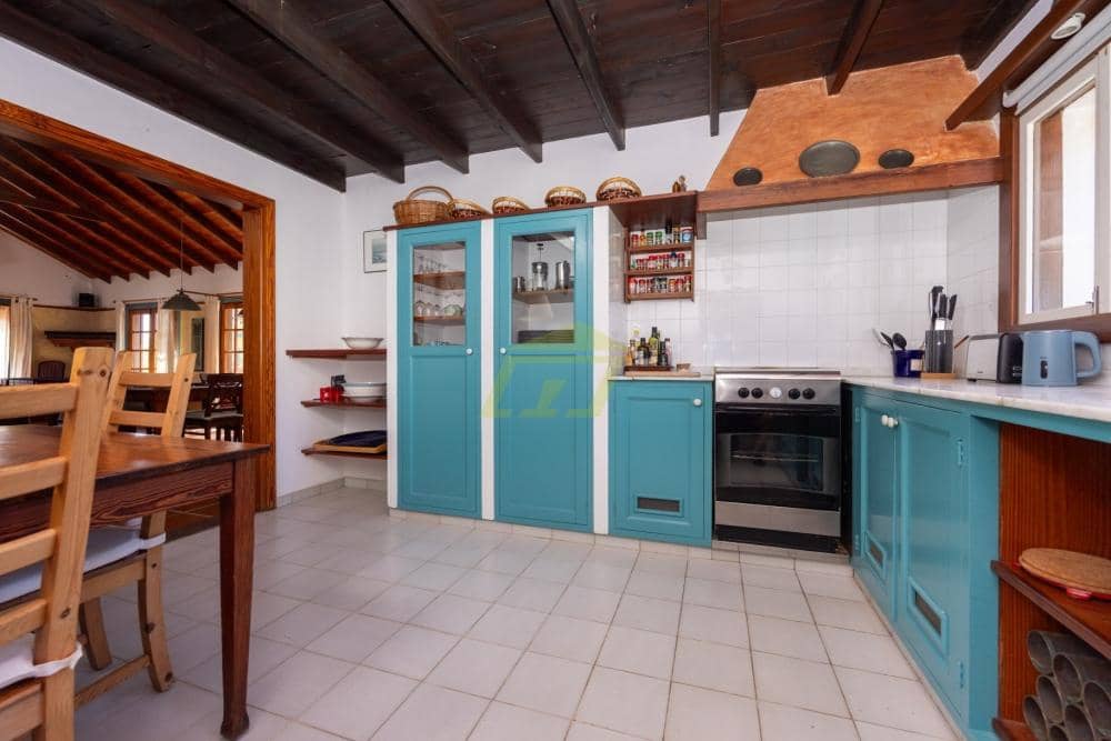 3 soveværelse Bungalow til salg i Tabayesco med swimmingpool garage - € 680.000 (Ref: 9636294)