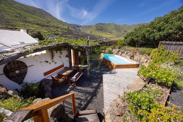 3 soveværelse Bungalow til salg i Tabayesco, Haría med swimmingpool garage - € 680.000 (Ref: 9636294)